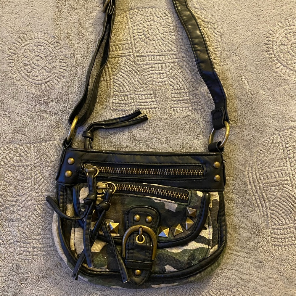 Mudd Camo and Black Bag